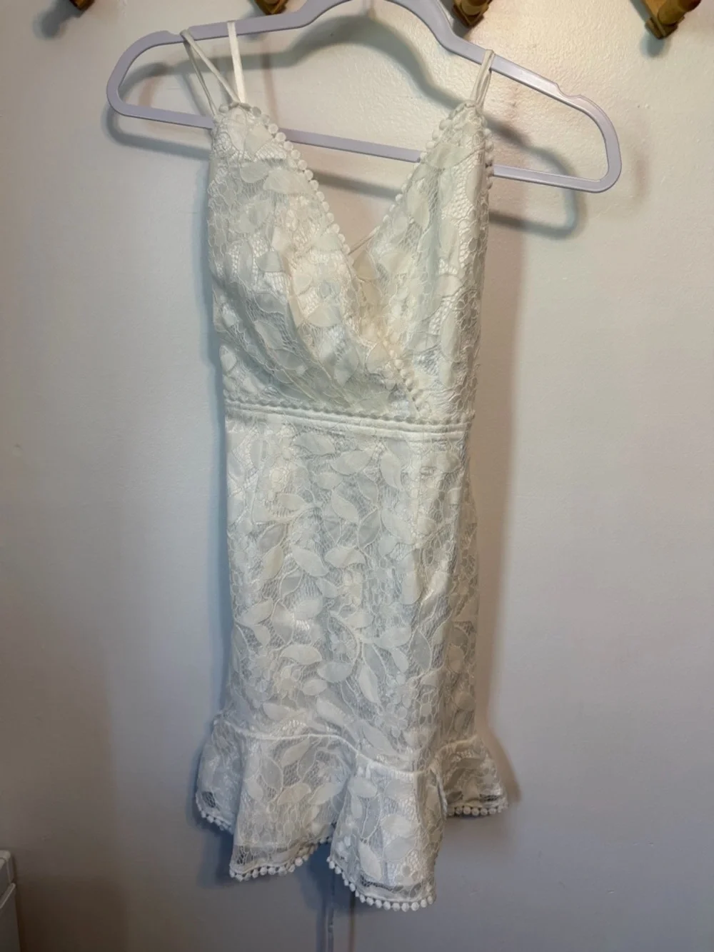Hello Molly NWT Eyes On Me White Lace Backless Dress Size 6 Beach Bridal Sexy - Picture 3 of 10